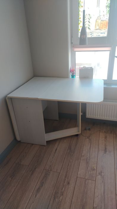 Продам стол книжку