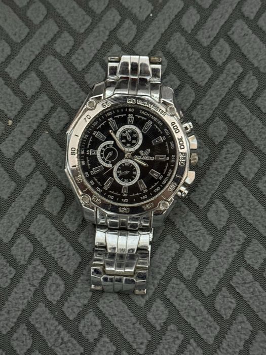 Продам классические часы Orlando