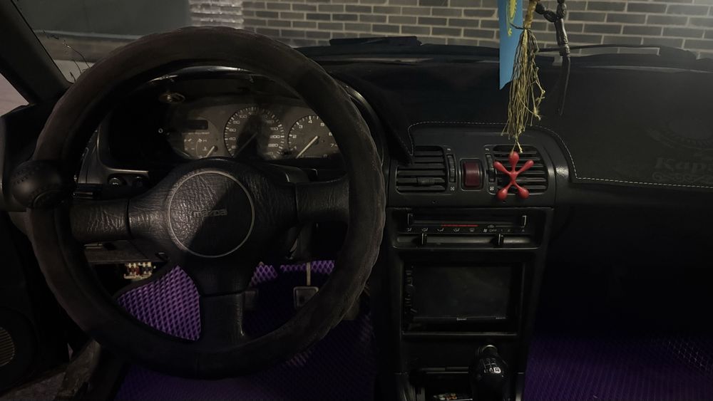 Mazda 323F на ходу
