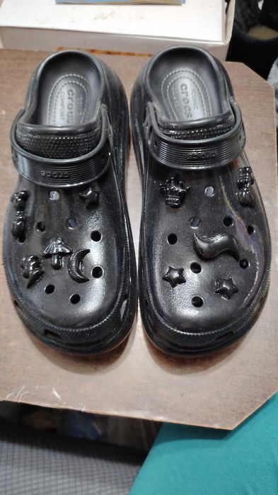 Crocs ,negri,măsură M13,noi