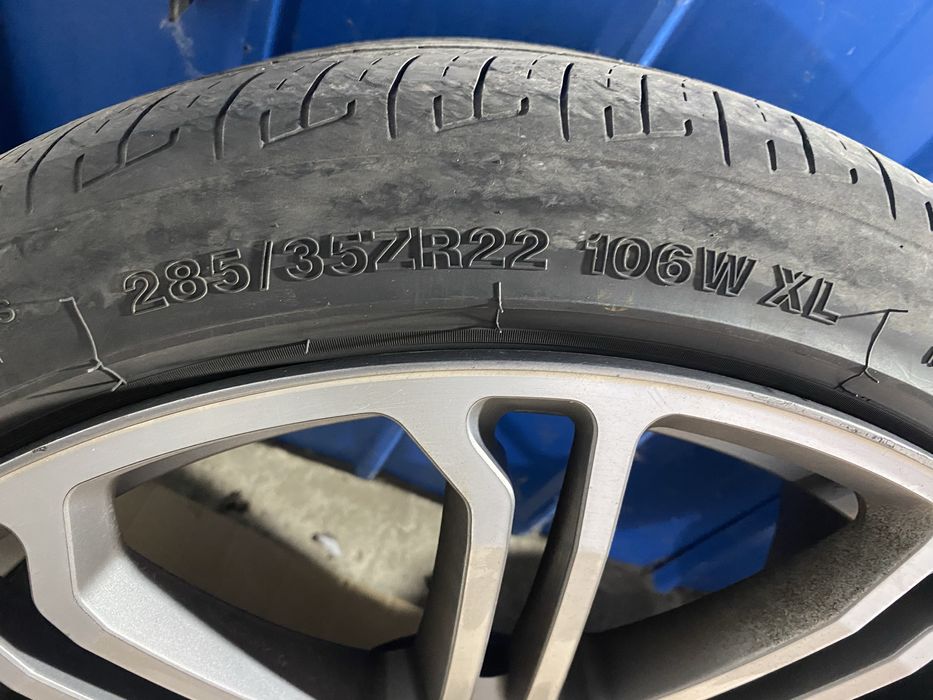 Продам диски с резиной R22