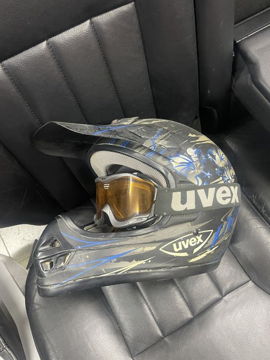 Каска марка UVEX xl с очила