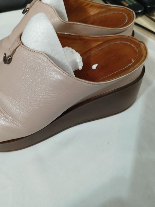 Обувь женская и одежда