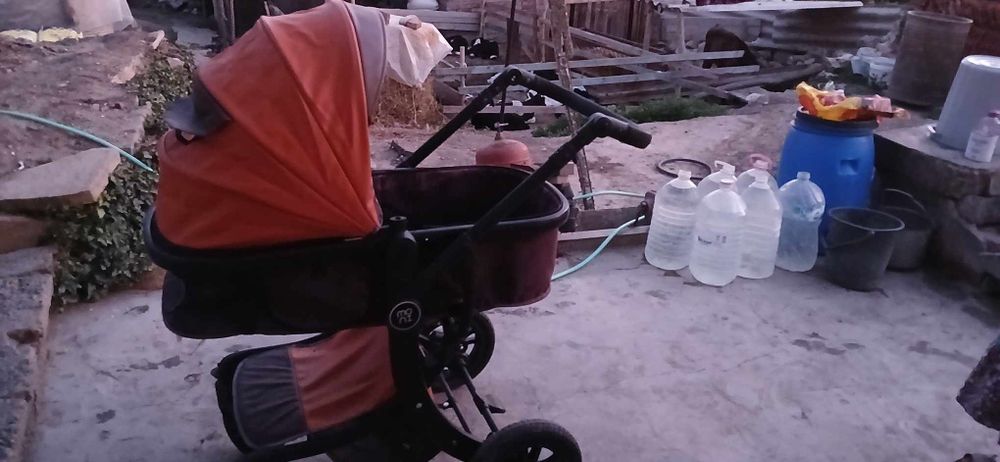 Продавам бебешка количка 2в1