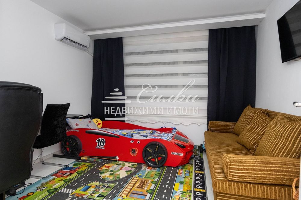 Продава се Тристаен апартамент в Шумен, Боян Българанов 2 - 85 кв.м за 1260 €/кв.м - Снимка #9