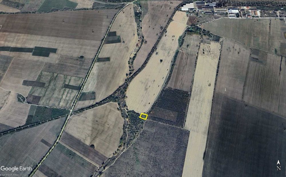 ЗЕМЕДЕЛСКА ЗЕМЯ 2,330 дка, град Карлово