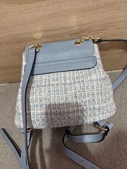 Продавам раница Guess