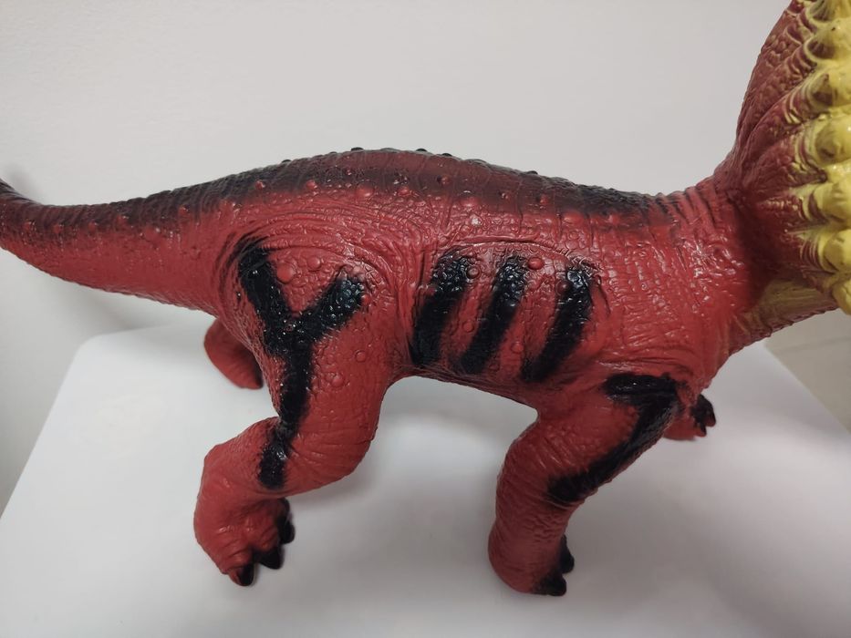 Dinozaur cu sunete