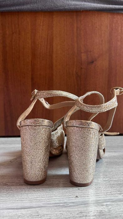 Sandale elegante cu toc, rose gold, barete în X