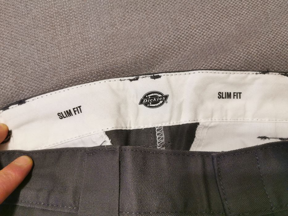 Pantaloni Chino. Dickies.