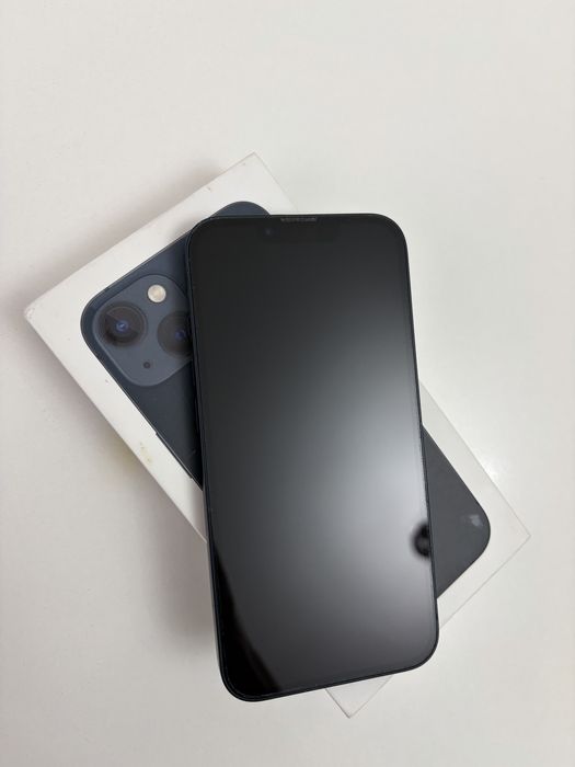 Продам Iphone 13.