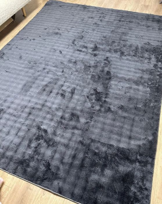 Пухкави топли килими с антиплъзгаща материя от долната страна