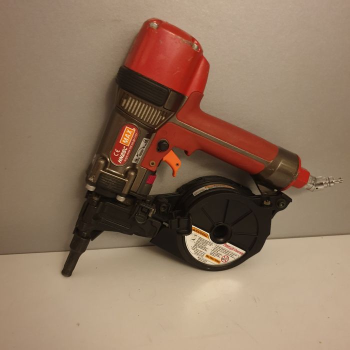 Max HN 25C Pistol pneumatic de puscat cuie în beton Made in Japan