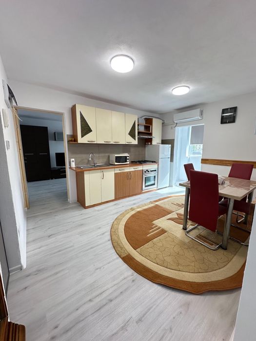 închiriez apartament două camere