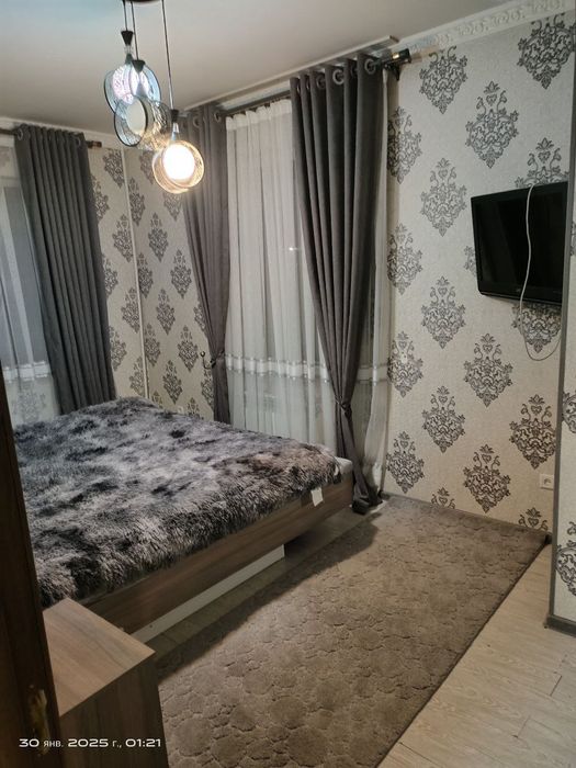 Продам Своя в центре метро ойбек