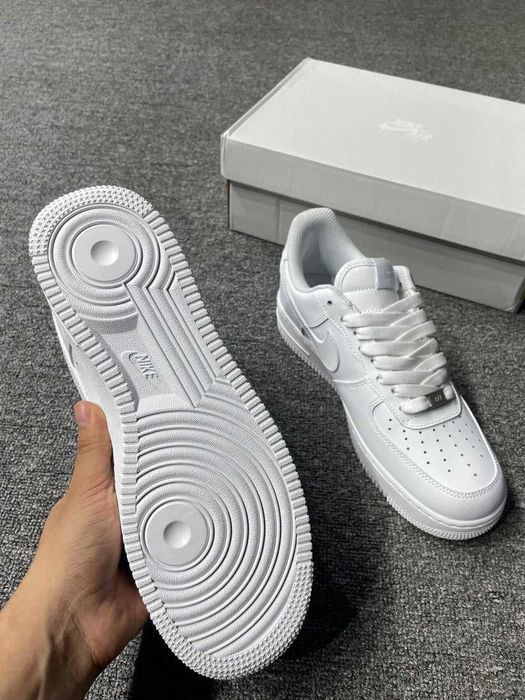 Nike Air Force 1 Triple White (36-47)