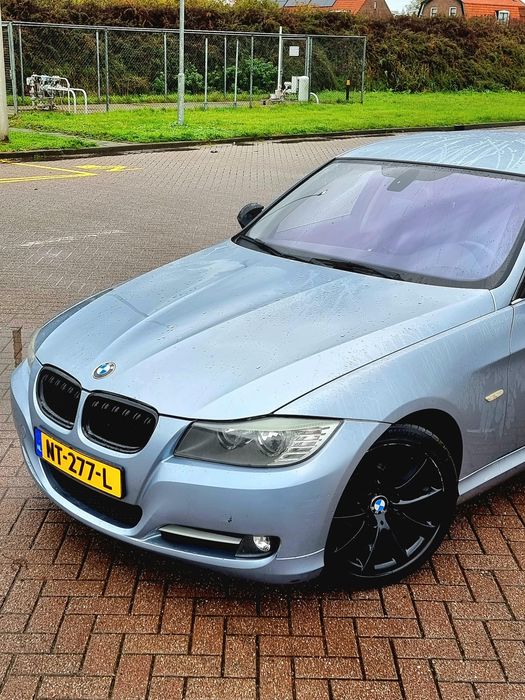 BMW 320i LCI Lifestyle Edition