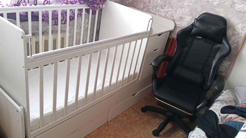 Детская кроватка