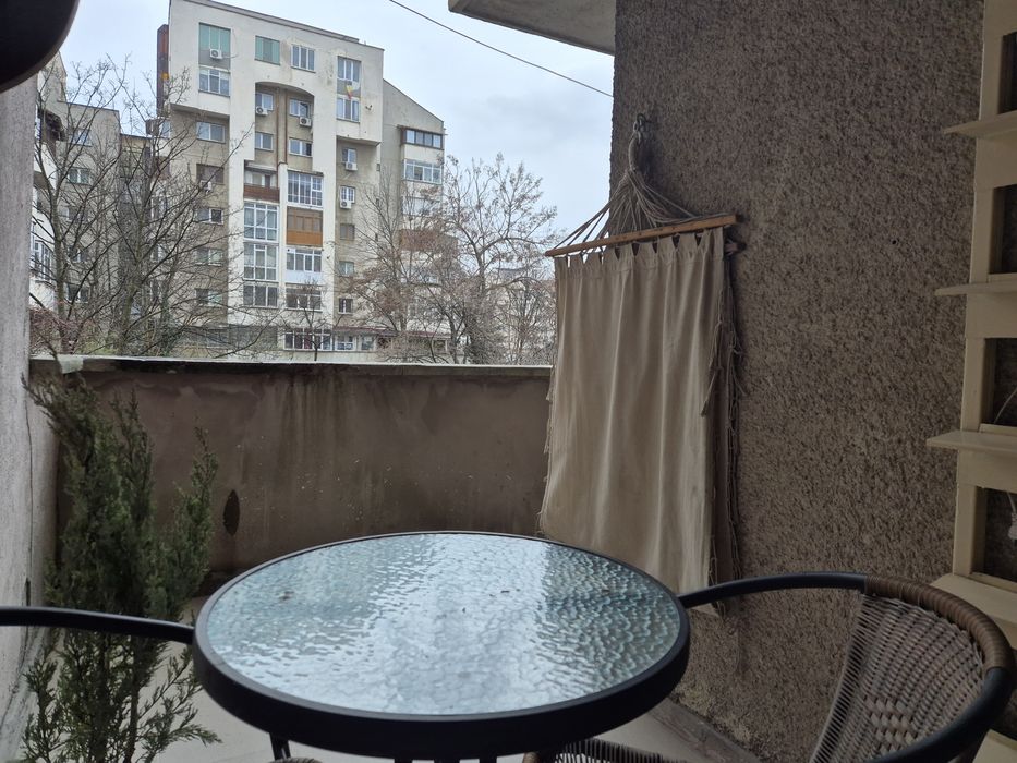 Inchiriez apartament ultracentral 2 camere proaspat renovat