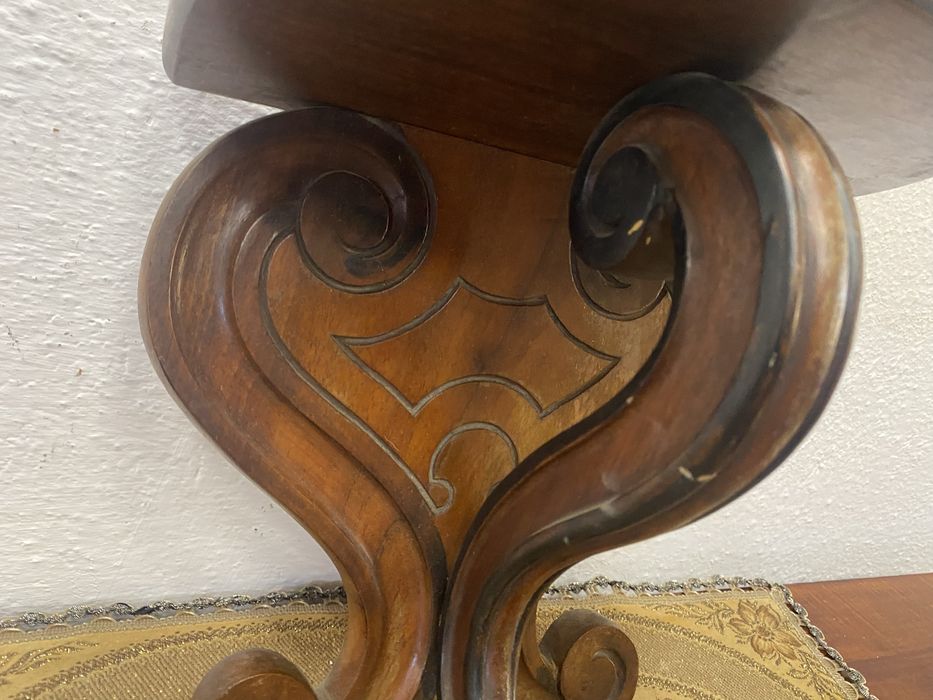 Дървена поставка за стена от орех