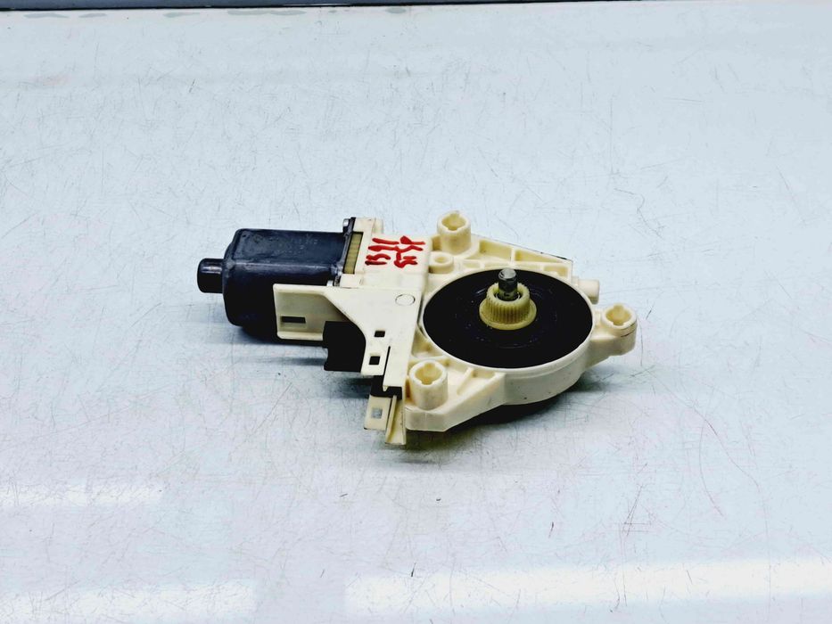 Motoras geam stanga spate Renault Fluence [Fabr 2010-prezent] 82731001