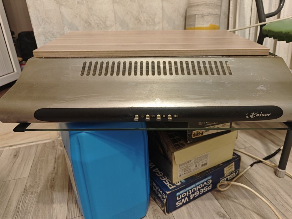 Вытяжка продам в хорошем состоянии