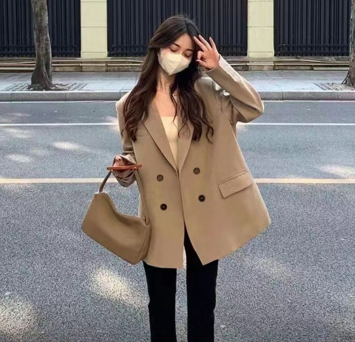 Костюм женская размер М новая