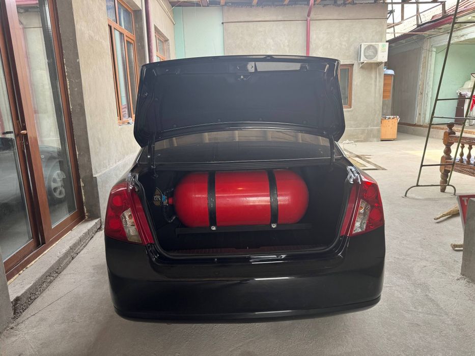 Gentra avtomat sotiladi