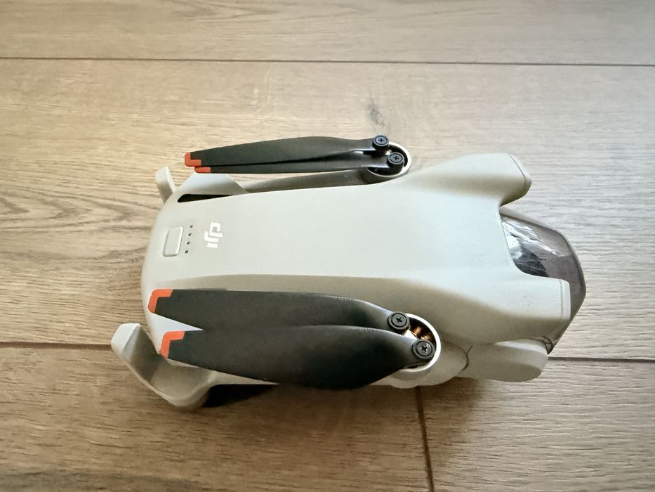Drona dji mini 3 pachet cu geanta