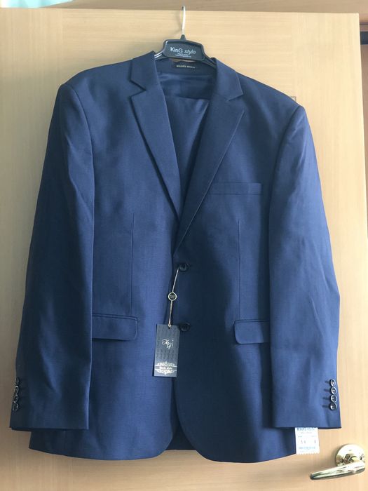 Продам мужской костюм