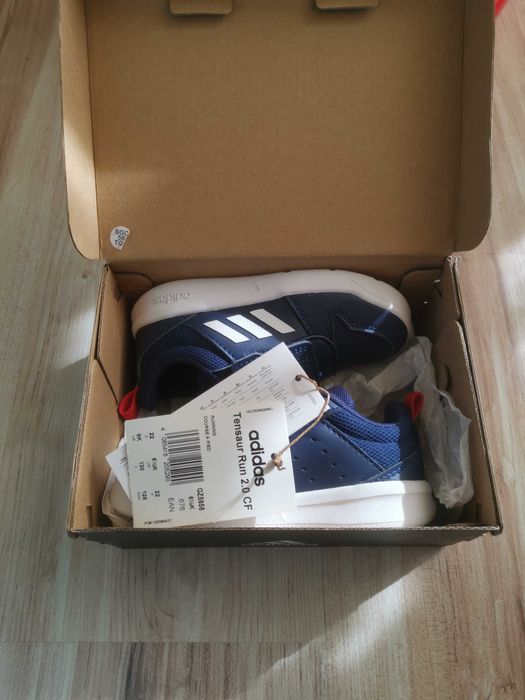Нови Адидас 22 номер