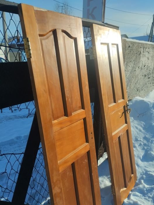 Продам межкомнатную дверь.