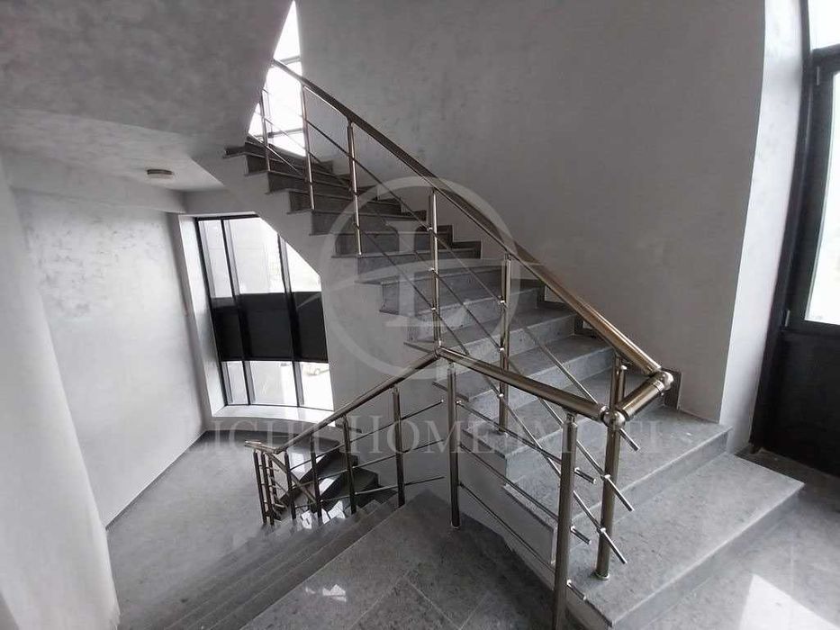 Продава се Тристаен апартамент в Пловдив, Христо Смирненски - 129 кв.м за 1698 €/кв.м - Снимка #9