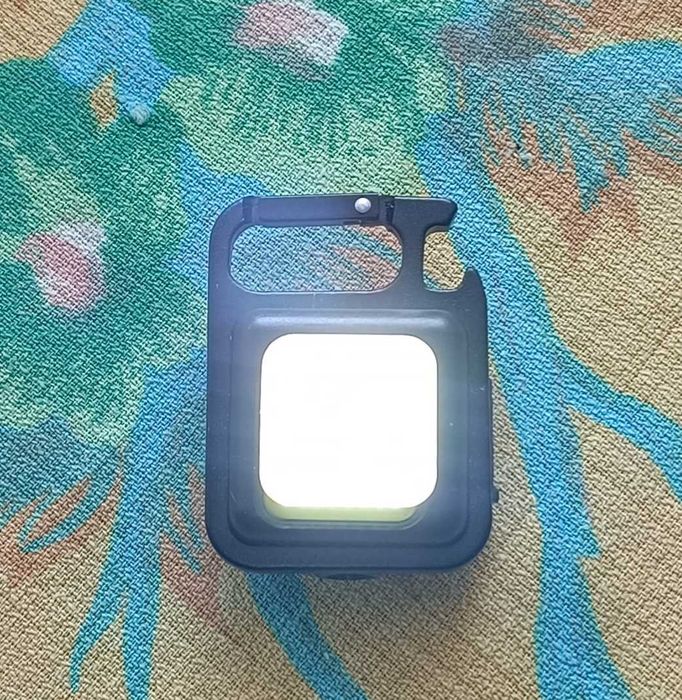 Мини работна лампа с вградена батерия 5W. Нова.