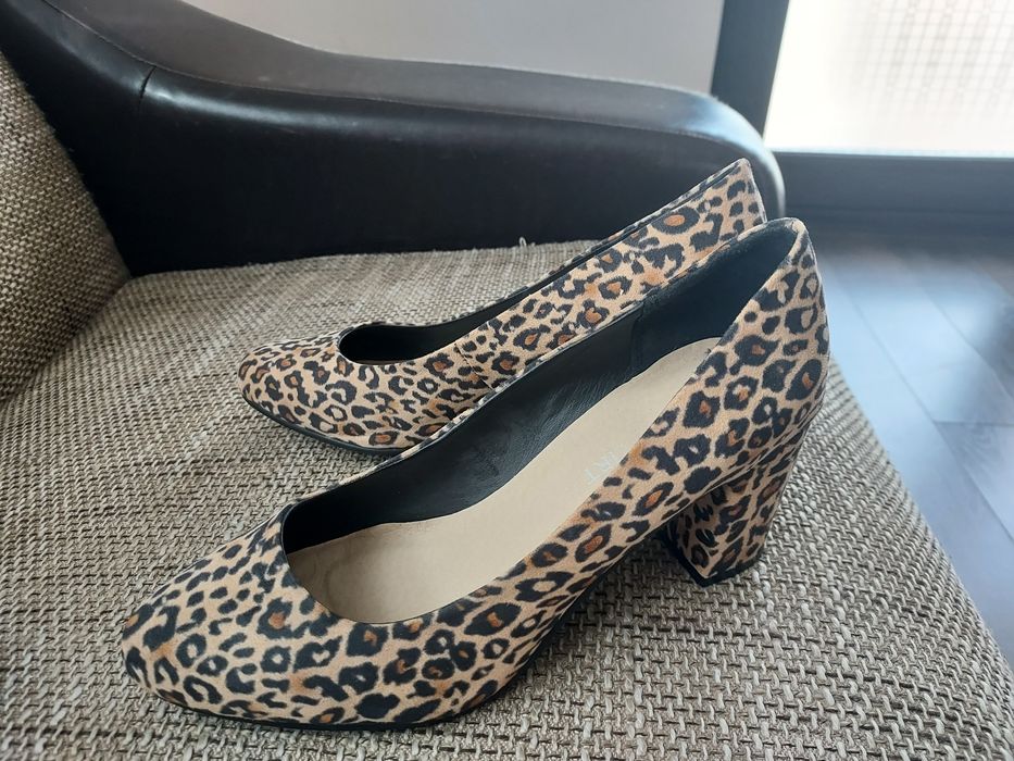 Pantofi eleganți animal print