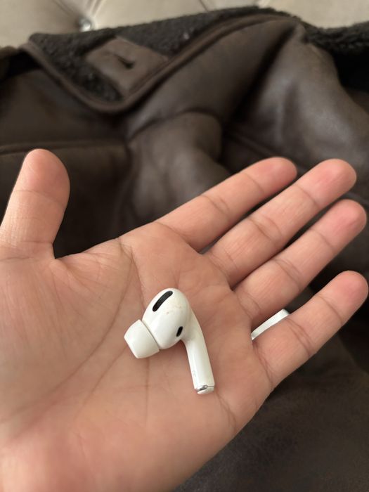 Продам Airpods pro кейс