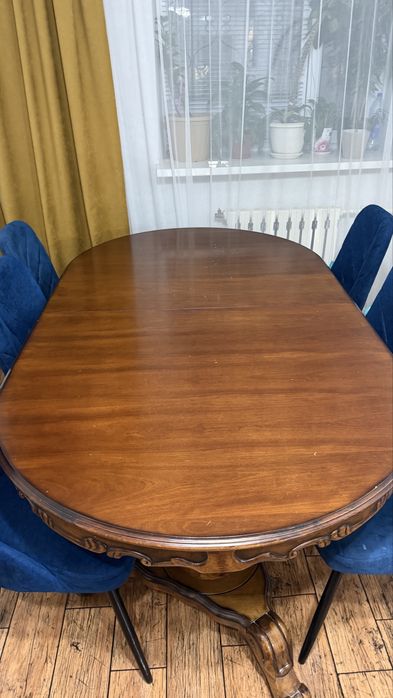 Стол обеденный деревянный