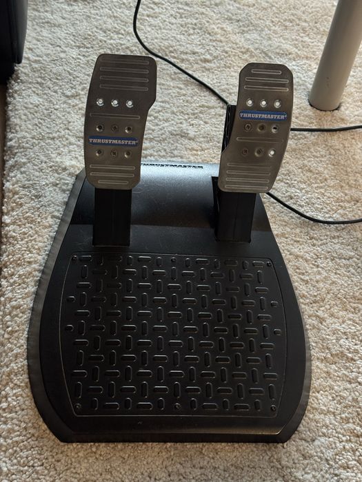 Волан и педали Thrustmaster T300rs