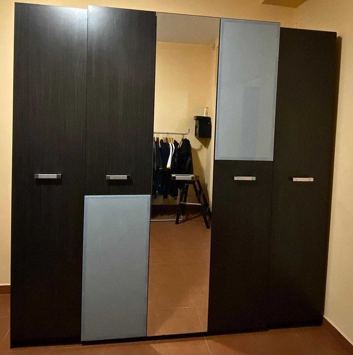 Dulap negru cu oglinda si sticla mata cu 5 uși, negru, 218x215x59 cm