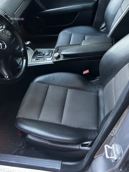 Продавам Mercedes - C220