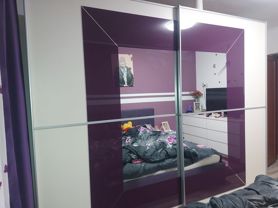 Dressing Premium / Şifonier Generos la Comandă (2.6m x 2.2m) – Design Modern Mov/Alb, Oglindă & Uși Glisante