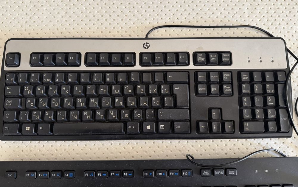 Клавиатуры HP и Logitech проводные USB, рус/англ