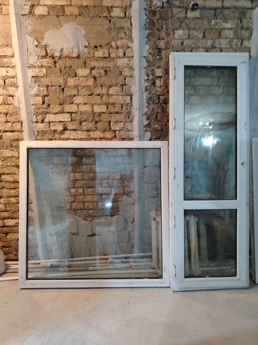 Продаю пластиковые окна и дверь