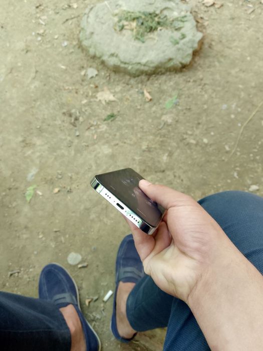 Iphone 13pro holati ideal srochna sotiladi narx kelishiladi