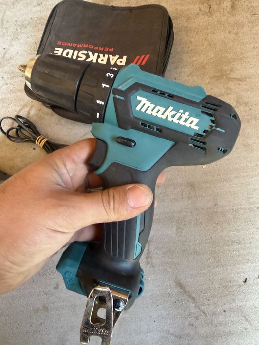 Makita DF333D 12V винтоверт