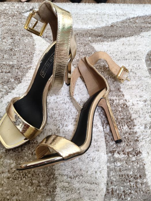 Vând Pantofi si sandale