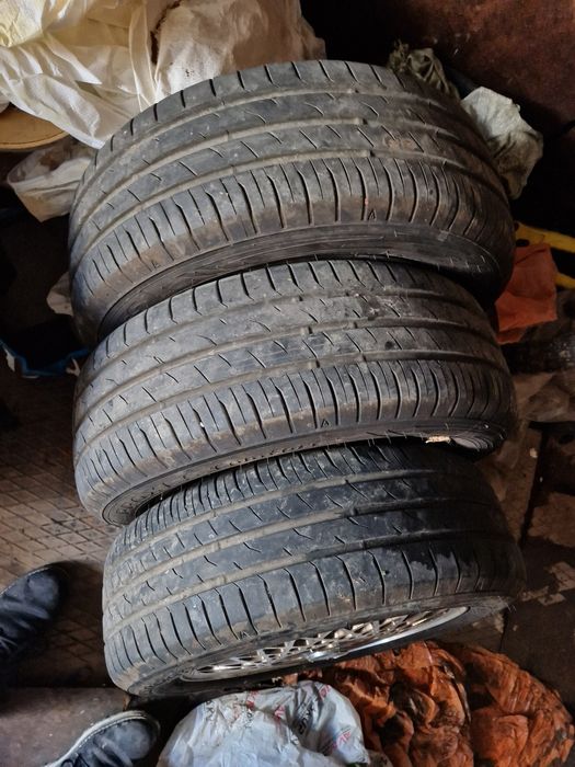 Продам новые шины Toyo с дисками r15