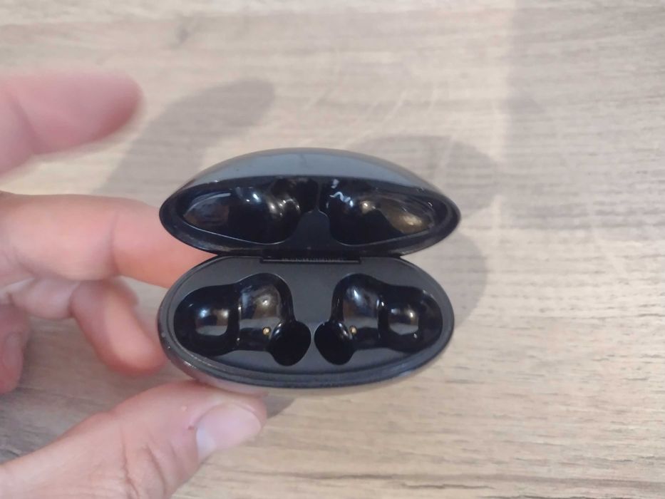 Huawei Freebuds 4i зарядна кутия