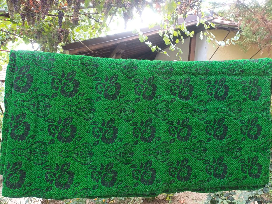 Вълнен чаршаф за спалня