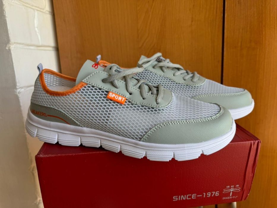 Кроссовки летние